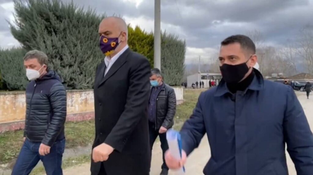 Rindërtimi/ Rama dhe Ahmetaj inspektojnë punimet në Thumanë Rama Thumane 1