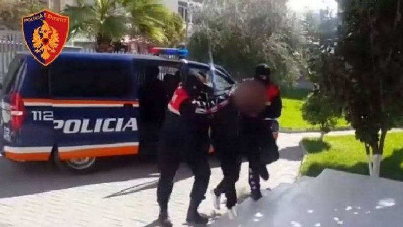 “Ke shkuar me gruan time, më ke turpëruar”, burri kërcënon 72- vjeçarin dhe i zhvat 12 mln lekë, por e pëson keq nga Policia arrestim