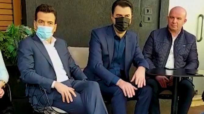 “Dola në fushatë për PS, jam pjesë e 1 mln shuplakave unë vëlla”/ Qytetari i ankohet Bashës, kryedemokrati: Edhe 2 muaj. Atë ditë e keni ju në dorë basha 5 669x375 1