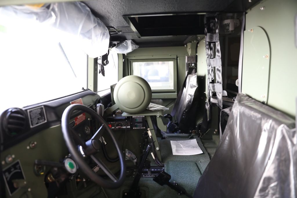 FOTOT: Ushtria amerikane i dhuron Forcave të Armatosura të Shqipërisë dhjetëra automjete “Humvee” 8 humer amerikan ushtria shqiptare 10