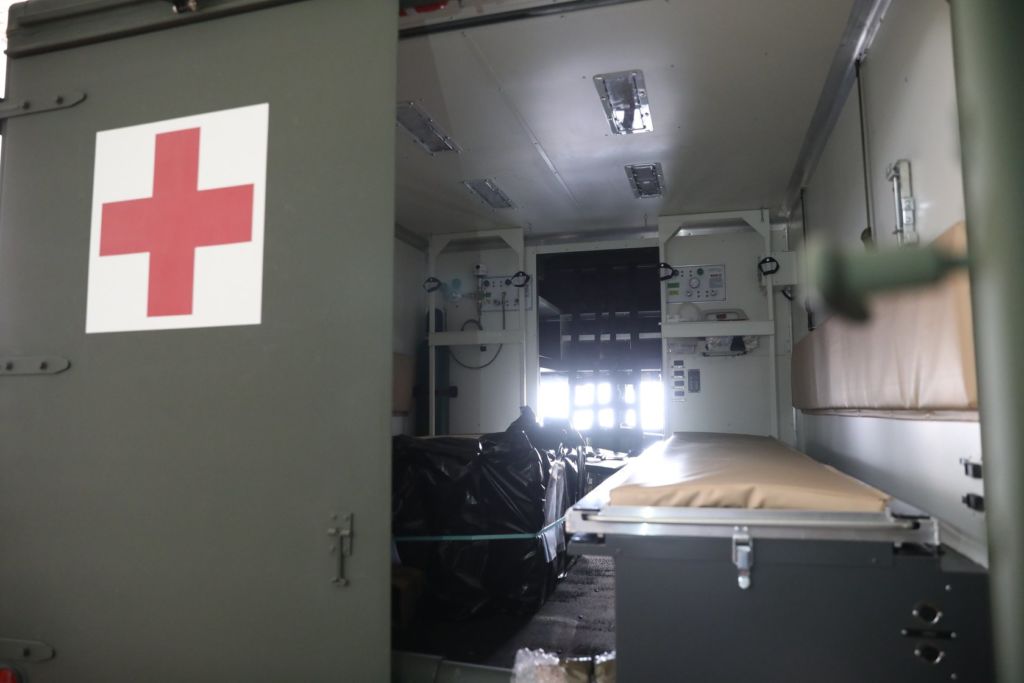 FOTOT: Ushtria amerikane i dhuron Forcave të Armatosura të Shqipërisë dhjetëra automjete “Humvee” 10 humer amerikan ushtria shqiptare 12