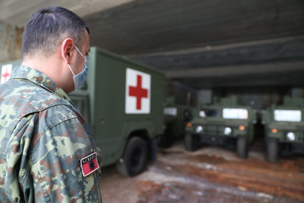 FOTOT: Ushtria amerikane i dhuron Forcave të Armatosura të Shqipërisë dhjetëra automjete “Humvee” 2 humer amerikan ushtria shqiptare 4