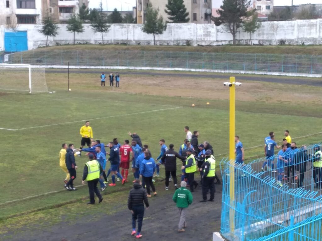 Matjanët fitojnë dhe rimarrin kreun, shijakasit sulmojnë gjyqtarët dhe policinë 1 1 36
