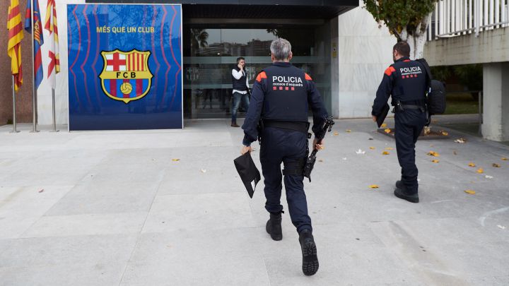 “BarçaGate”/ Policia hyn në zyrat e Barcelonës, arrestohet ish-presidenti Bartomeu 1614592259 066001 1614592322 noticia normal recorte1