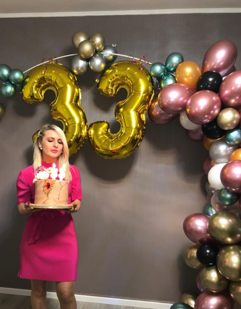 2 9