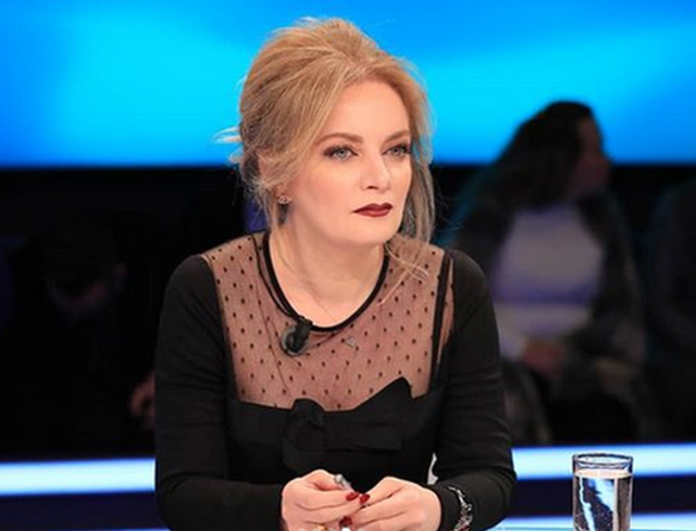 Iris Luarasi në zi, mes dhimbjes së madhe njofton humbjen e njeriut të saj të shtrenjtë: Na kishe porositur se… 640 0 60570e98072d5