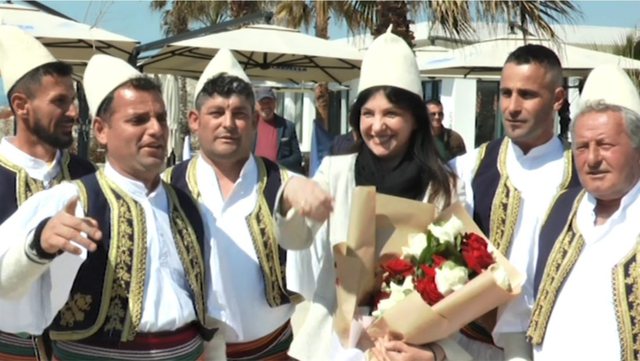 Jozefina Topalli çel fushatën nga Vlora, kështu nuk e keni parë asnjëherë ish kryeparlamentaren 640 0 6061da550ac66