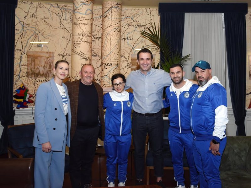 Veliaj takim me peshëngritësit që do të përfaqësojnë vendin në Kampionatin Europian: Na bëni krenarë për sukseset tuaja 800 0 604229be75482
