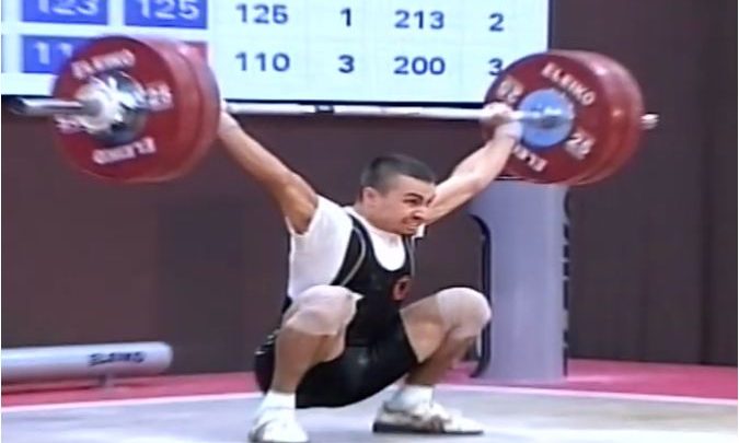Peshëngritësi shqiptar “kapet” me kokainë. Përjashtohet përgjithmonë nga sporti Arbër Çerçizi Arber Cercizi