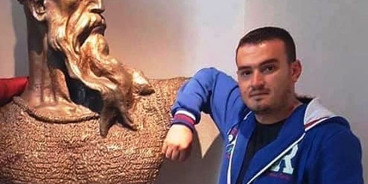 “Dëshmor i Atdheut”, ku do të prehet Arjan Sala, kërkesa që kanë familjarët për shtetin Arjan Sala 2