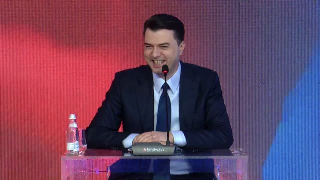 Basha s’ndalon do të qeshurat në mbyllje të konferencës: Natën ta bëjmë ditë BASHA 10