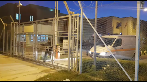 COVID-19 futet në paraburgimin e Vlorës, dyshohet për 10 të infektuar burg
