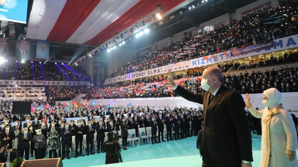 Erdogan u kërkon turqve të sakrifikojnë stolitë për të shpëtuar monedhën kombëtare erdogan 3