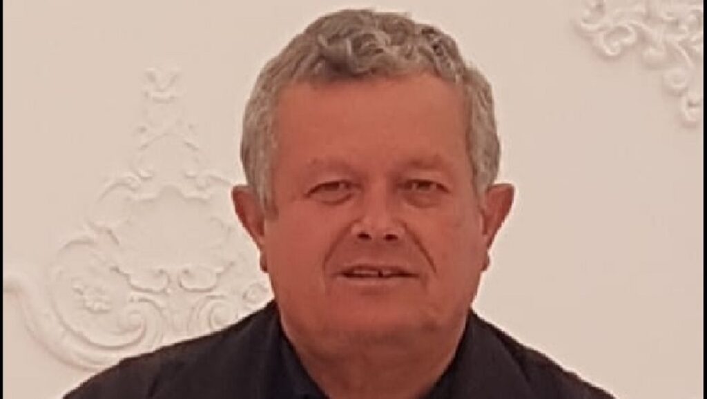 Një tjetër arsimtar ndërron jetë nga COVID, humb betejën me virusin mësuesi i shkollës 9-vjeçare në një fshat të Belshit mesuesi covid