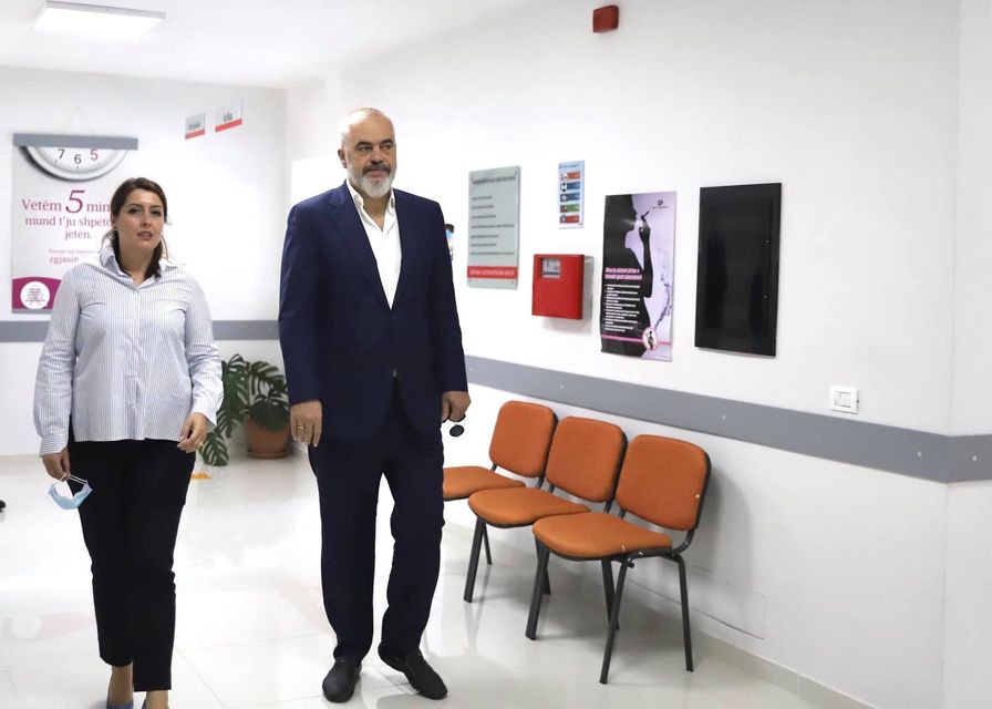 Ekskluzive / Ogerta Manastirliu e 5-ta në Tiranë ogerta edi rama