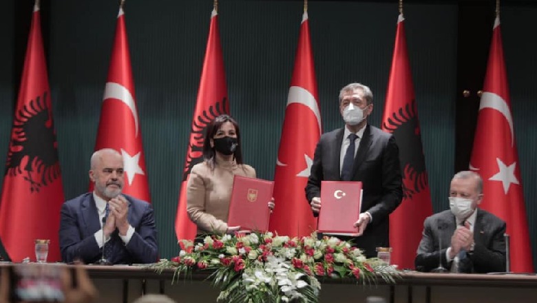 Gjuha turke lëndë me zgjedhje në shkollat shqiptare, botohet në fletoren zyrtare marrëveshja me Turqinë rama erdogan gjuha turke e is kiushi