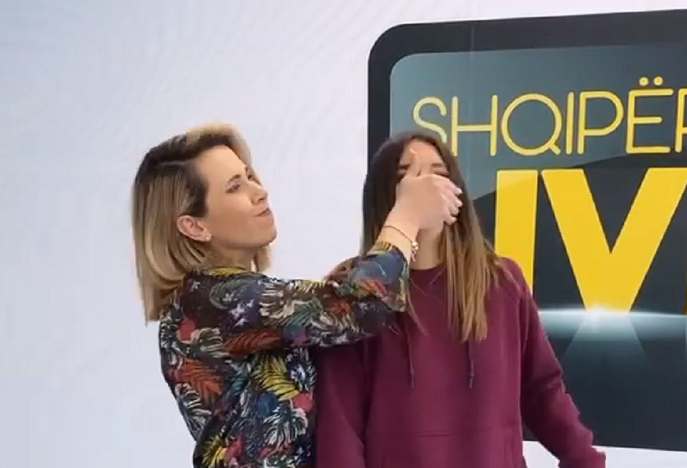 Del videoja që po bën xhiron në rrjet/ Gazetarja ia mbyll gojën Shqipe Hysenajt: Shumë e thjeshtë është o njeri shqipe