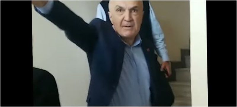 Ilir Meta nxjerr prapaskenat nga përplasja tek selia e FRD, habit me deklaratën: Ky ishte personi që më qetësoi, se po të qëllonte Tedi Blushi… tedi blushi