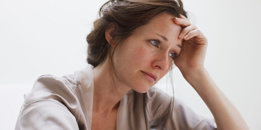 Pandemia/ Gratë shqiptare u prekën më shumë psikologjikisht dhe ekonomikisht tired woman 2000 pix 1300x650 1