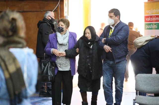 Vlera e jetës përmes fotove, Rama: Dashuri në kohërat e vaksinës 14 vaksine 14