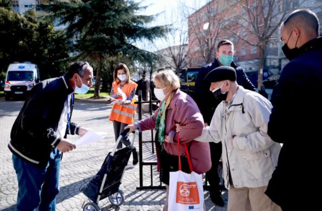 Vlera e jetës përmes fotove, Rama: Dashuri në kohërat e vaksinës 15 vaksine 15
