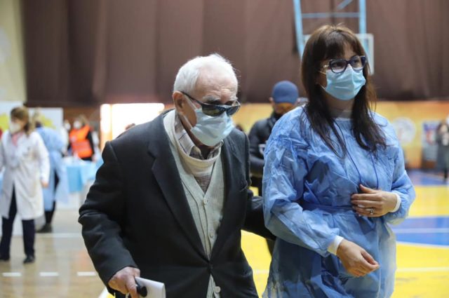 Vlera e jetës përmes fotove, Rama: Dashuri në kohërat e vaksinës 2 vaksine 2