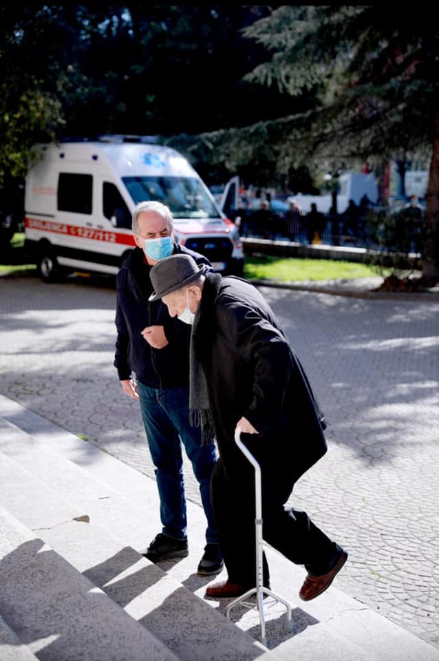 Vlera e jetës përmes fotove, Rama: Dashuri në kohërat e vaksinës 7 vaksine 7