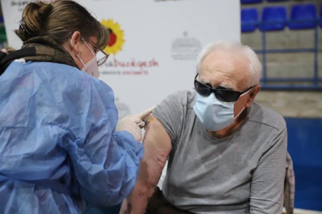 Vlera e jetës përmes fotove, Rama: Dashuri në kohërat e vaksinës 9 vaksine 9