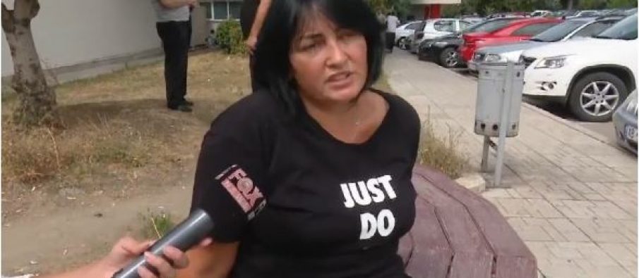 “I kanë bërë gjilpërë në vesh”, ja ku e ka parë më herët publiku denoncuesen e Divjakës 2 vajz 905x395 1