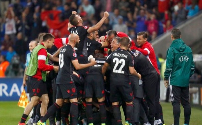 Kuqezinjtë e Euro 2016 nuk janë më “ambasadorë të mirë”, qeveria i heq pasaportat diplomatike 78e6ada354f201704996ae31cbb3151f L
