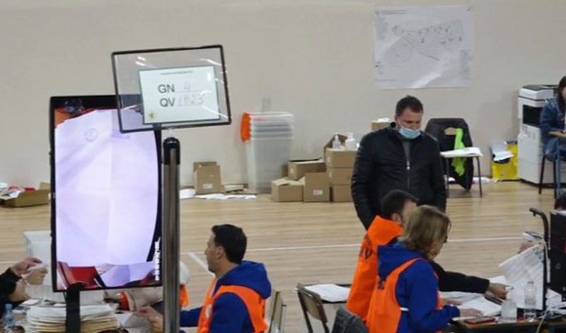 PD ngushton diferencën me PS, ja me sa mandate kryesojnë socialistët në rang vendi 800 0 6086fbd68dd27