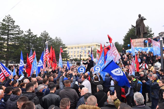 Basha: Është një gëzim që jam në Tropojën e Sali Berishës dhe Azem Hajdarit 8a09b846 56f9 4338 981d a0c7712ca07b 1 676x450 1