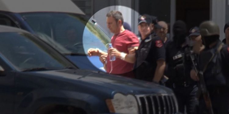 Akuzohet se urdhëroi vrasjen e Nezir dhe Gentian Beqirit / Ardjan Çapja dërgohet në spitalin e burgut Ardjan Capja dergohet ne spitalin e burgut 750x375 1