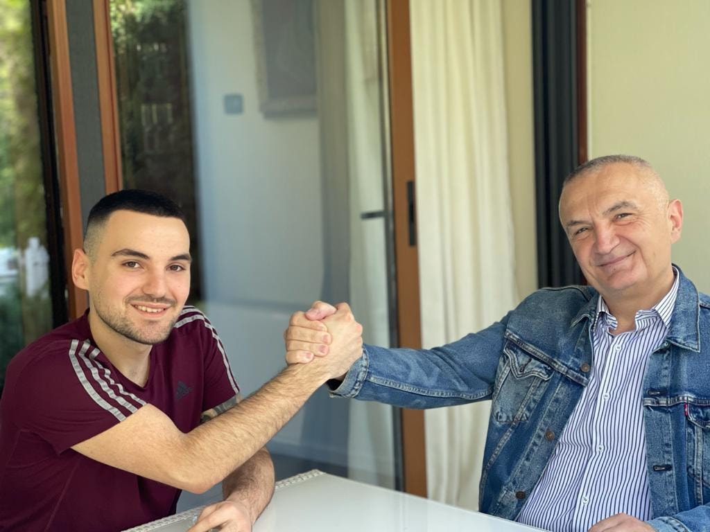 ‘Besa-Besë!’/ Ilir Meta “harron” humbjen e LSI: Besari sot ka ditëlindjen Ilir dhe Besar Meta