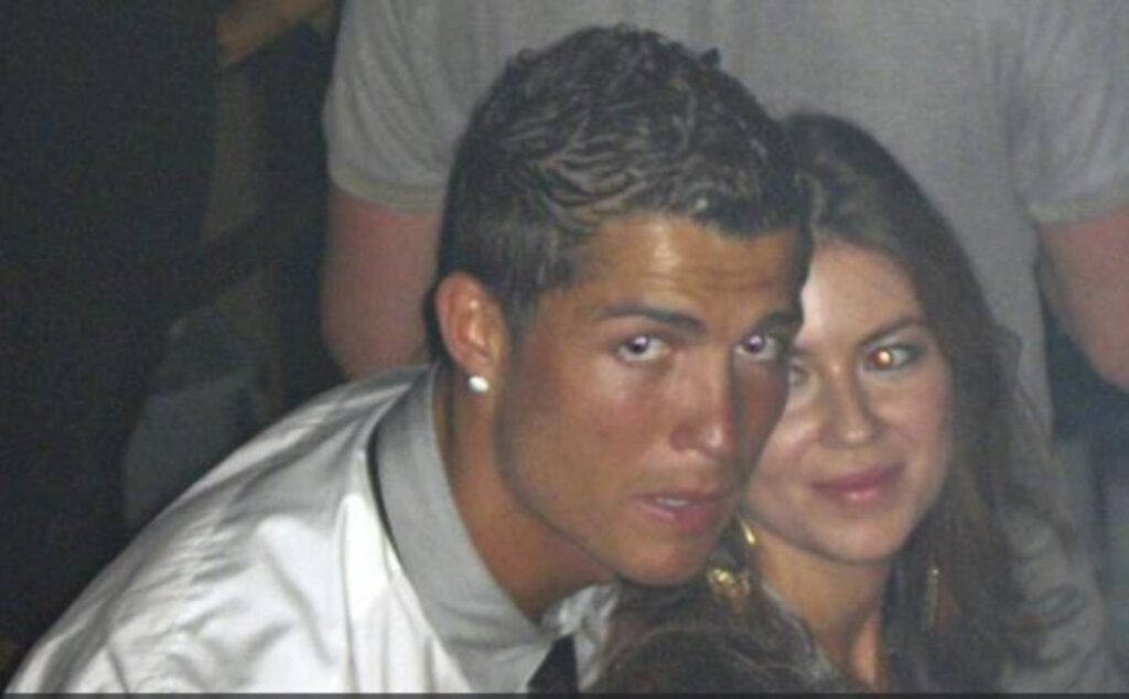 Pretendon se e përdhunoi 12 vite më parë, modelja i kërkon Ronaldos 65 milion euro RONALDO 1