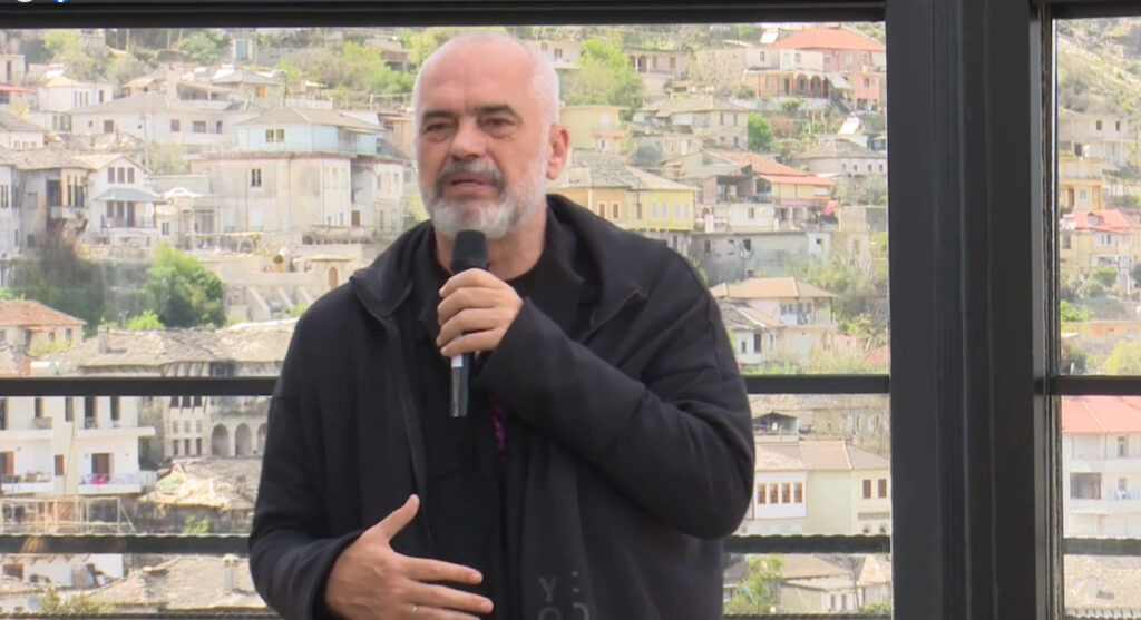 Rama nga Gjirokastra: Dikur në Tepelenë ndalohej për të pirë ujë ose për të marrë karburant, sot është një destinacion Rama 3