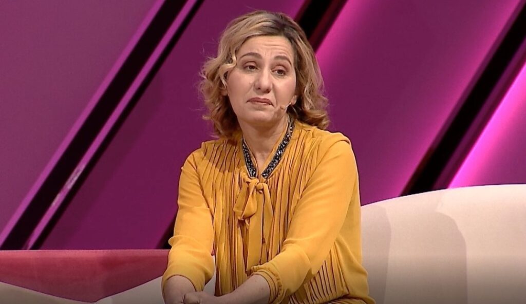 Nusja përlotet kur përmend vjehrrin e ndjerë: E kam dashur shumë, po të ishte gjallë do… Screenshot 22