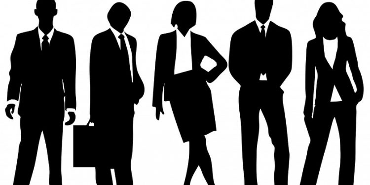 Administrata mbizotërohet nga femrat/ Mosha mesatare e nëpunësit civil 41 vjeç administrata 750x375 1