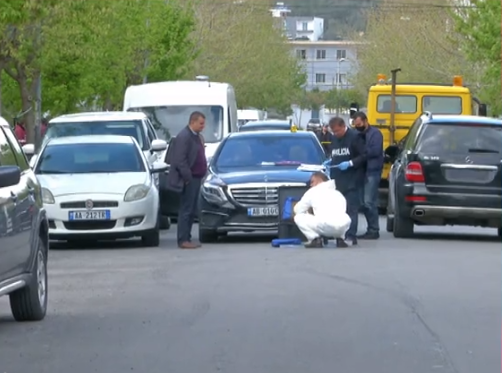 Vrasja në Elbasan, policia jep informacionin zyrtar: Disa persona të dyshuar janë shoqëruar, në pranga dhe autori elbasanm 10