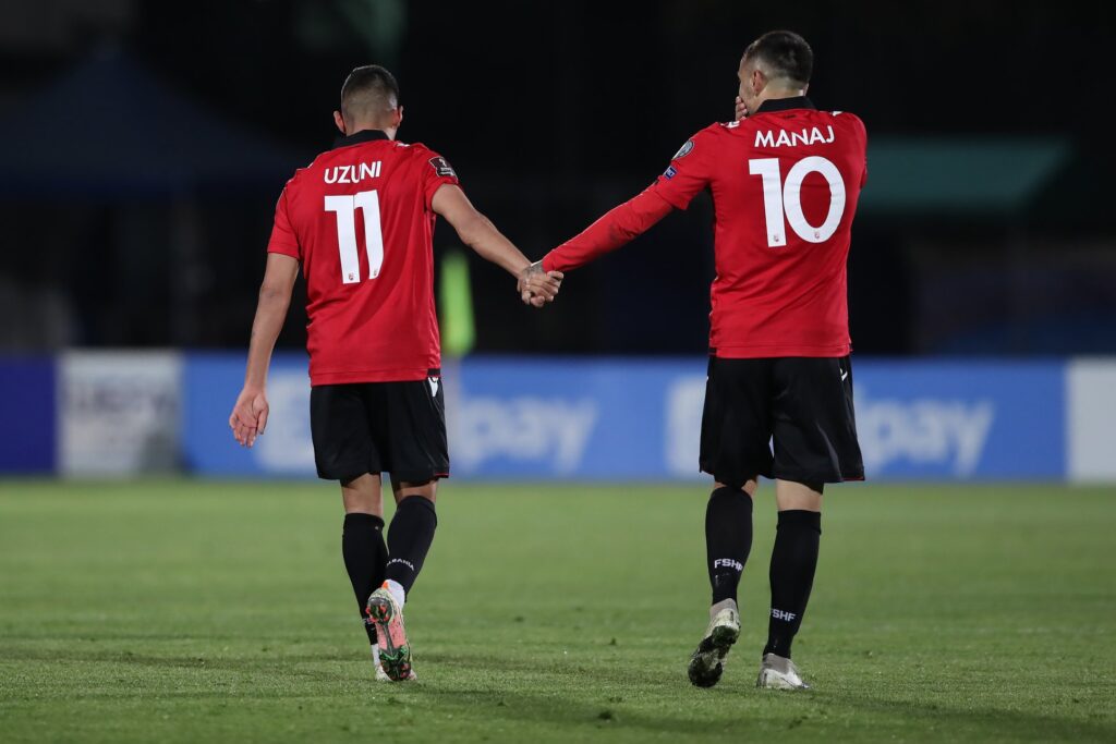 Dy fitoret nuk mjaftojnë, Shqipëria bie përsëri në FIFA. Edhe Kosova vazhdon rënien manaj uzuni