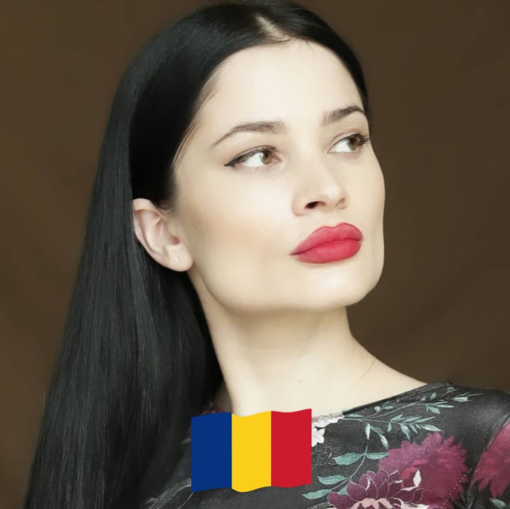 FOTOT: Vajza që la Italinë për të jetuar në Tiranë 3 marcela3