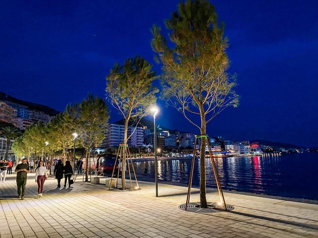 FOTOT/ Rama publikon pamjet nga shëtitorja e re e Sarandës 2 saranda 2