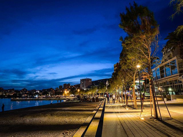 FOTOT/ Rama publikon pamjet nga shëtitorja e re e Sarandës 8 saranda 8
