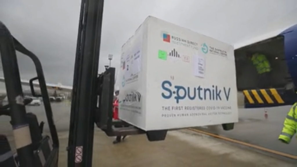 Serbia i dhuron Maqedonisë së Veriut 20 mijë doza Sputnik V sp