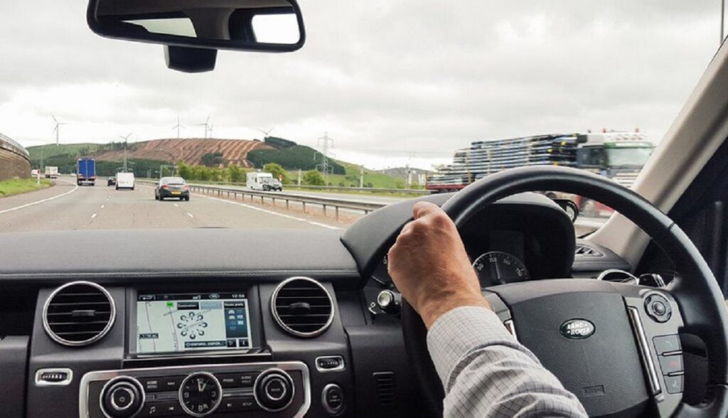 Britania pritet të miratojë përdorimin e automjeteve autonome këtë vit timon