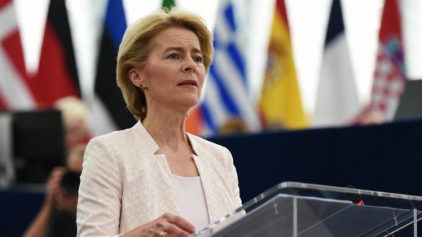 “Moment historik”, presidentja e KE jep lajmin: BE arrin në kuotën e 100 milionë vaksinimesh ndaj Covid-19 ursula