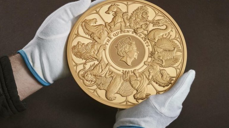 Peshon mbi 10 kg dhe mund të arrij shumën marramendëse, prodhohet monedha e artë me fotografinë e mbretëreshës Elizabeth II 1 5 780x439 1 770x433 1