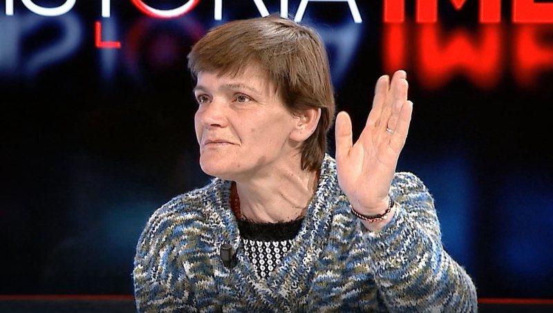 “Kapa burrin në krevat me një femër”/ Gruaja nga Korça befason me detajet që tregon: I nxora jashtë para komshinjve siç i ka bërë nëna! 800 0 609d1af7dae09