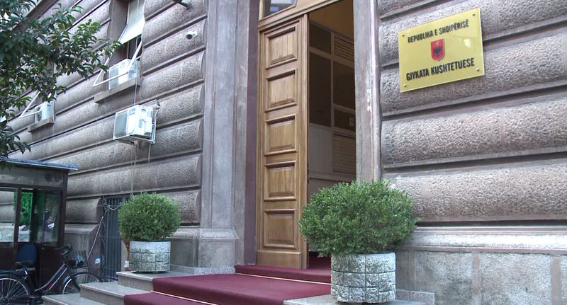 “Presidenti cenoi parlamentarizmin”/ Rama-Meta përplasen në Kushtetuese, ja diskutimet në seancë 800 0 60a4aed27ed08