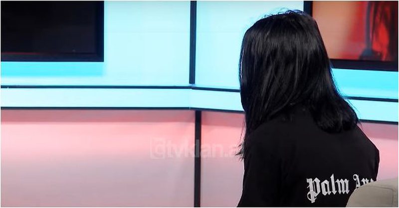 Nëna rrëqeth me rrëfimin e saj, tregon si është abuzuar seksualisht vajza e saj: I moshuari e mori në shtëpi, vajzën e gjetëm të… 800 0 f0c12aebbcf46eed49bc97f7d11364cc